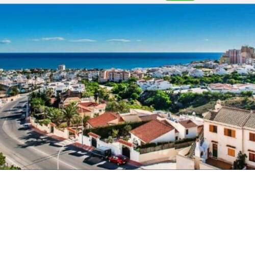 Captivating 2-Bed Apartment in Torrevieja