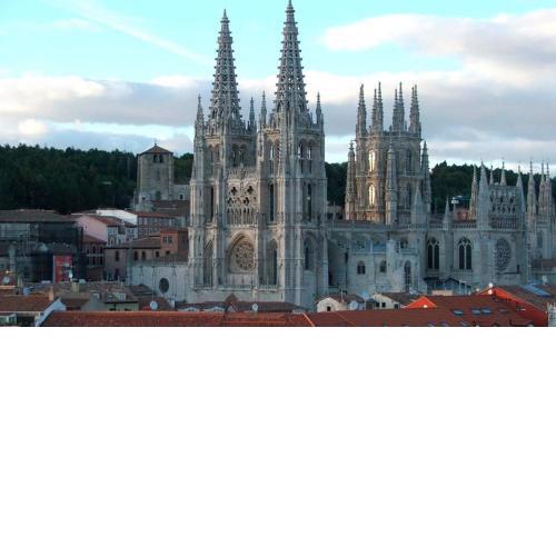 Cardenal Segura Rozando la Catedral