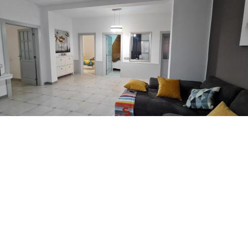 CASA AMPLIA AGRADABLE CÓMODA y MUY CÉNTRICA