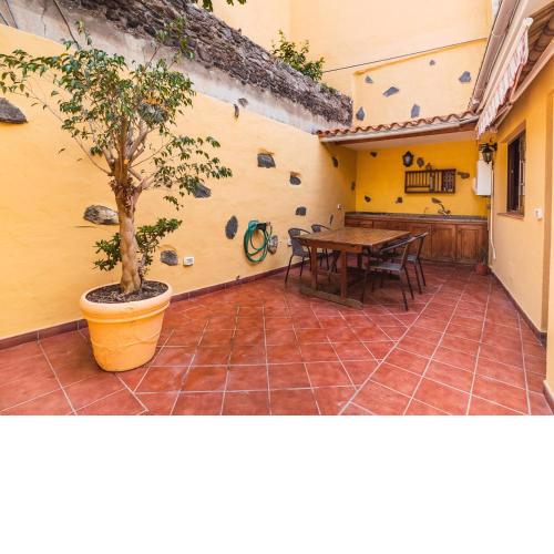 Casa amplia con terraza