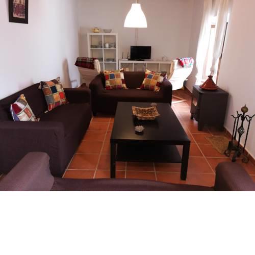 Casa andaluza en pueblo de montaña a 15km de costa