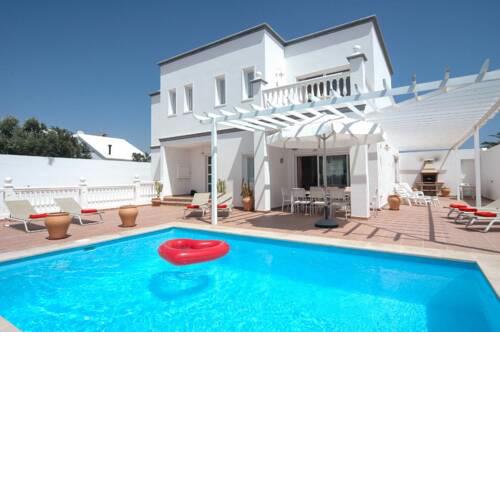 Casa Angelica - High quality 4 bedroom villa - With WIFI and Great pool area