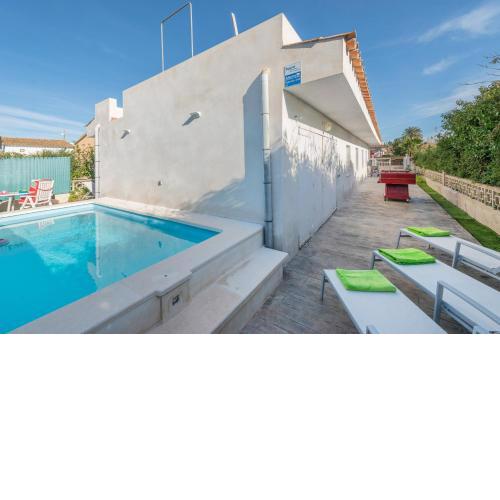 Casa Blanca, pool and beach
