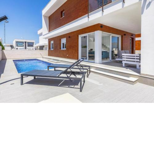 Casa Bos Flamingo Pool and Jacuzzi