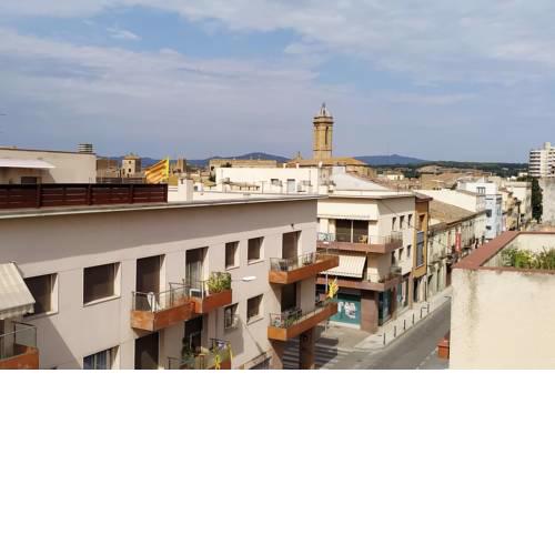 Casa cèntrica a La Bisbal amb pàrquing