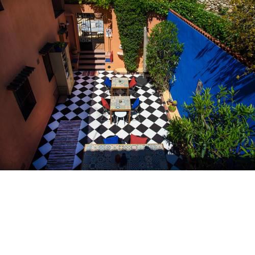 Casa Con Destino
