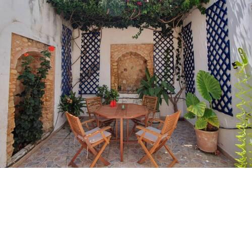 Casa Con Encanto En Casco Antiguo - El Patio Te Encantará