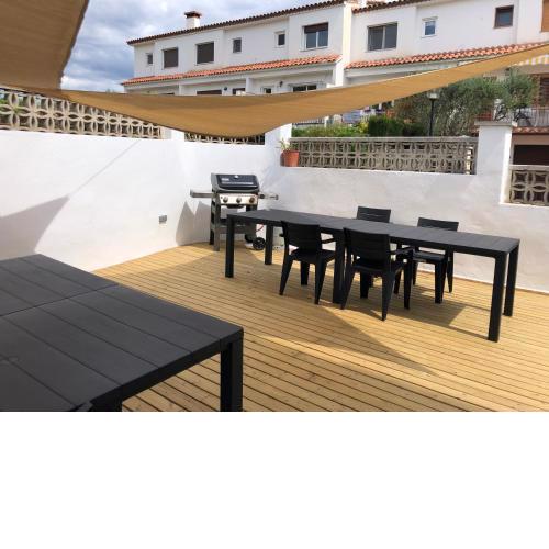 CASA CON GRAN JARDIN EN EL CENTRO DE SAGARO A POCOS MINUTOS DE LA PRECIOSA PLAYA DE SANT POL - Ideal familia numerosa o dos familias