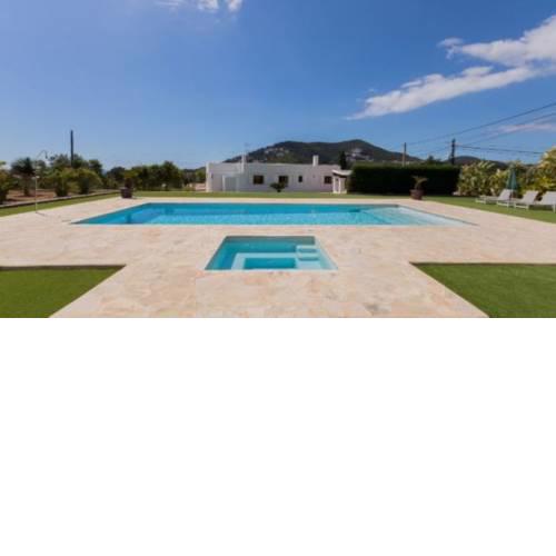 CASA CON GRAN PISCINA PRIVADA CERCA DE STA EULÀLIA