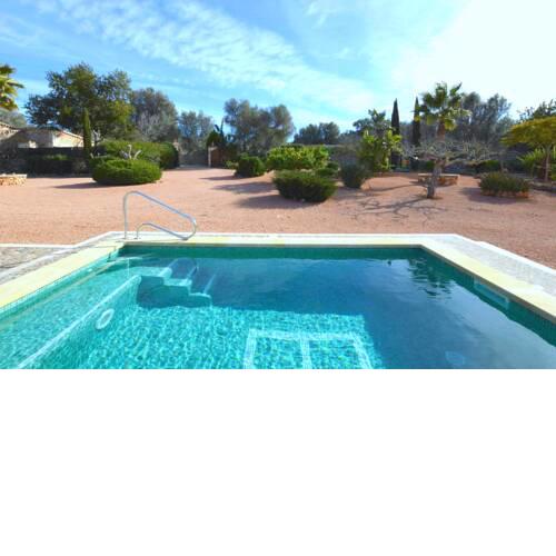 Casa con piscina en bonito entorno, Mia