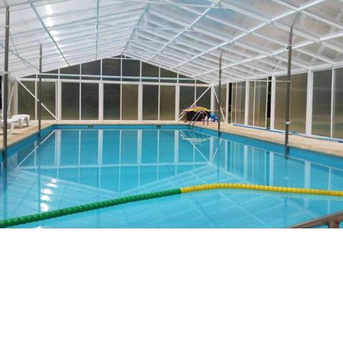 Casa con piscina, padel, tenis y BBQ