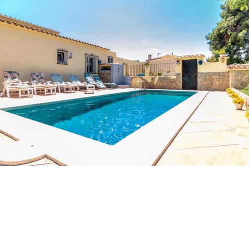 Casa con piscina privada cerca de todo
