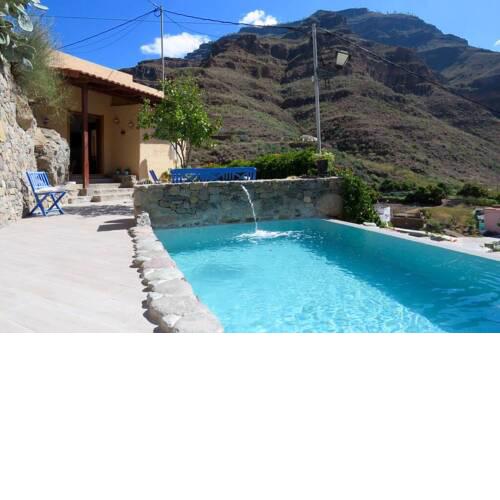 Casa con piscina privada en Cercados de Espino