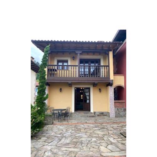 Casa con terraza, 800 metros de playa Andrín