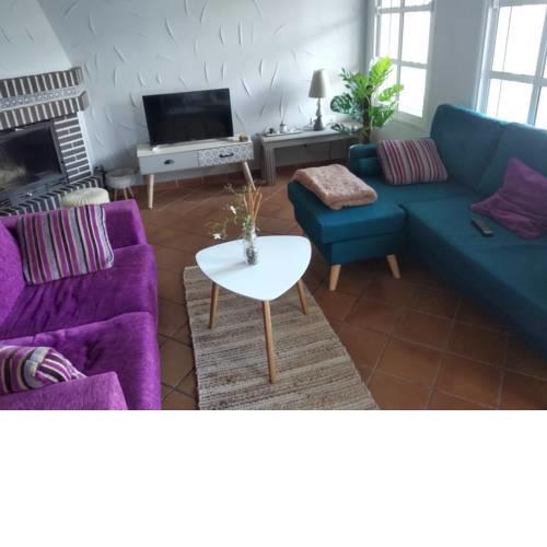 CASA CON TERRAZA, BARBACOA y WIFI PARA 7 PERSONAS