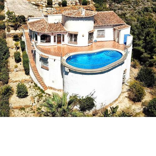 Casa Dalí lot of space, fantastic views and heated pool