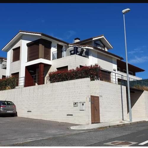 Casa de diseño con vistas al mar