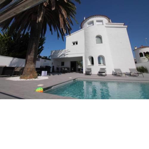 casa de lujo con piscina y amarre privados ref 350