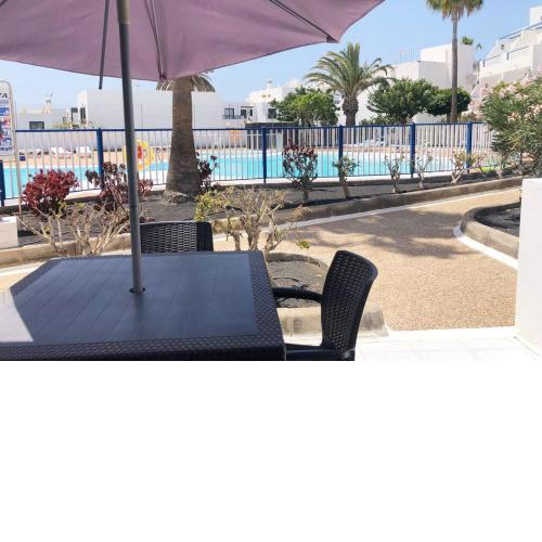 Casa Eef - one bedroom apartment close to the beach with a communal pool