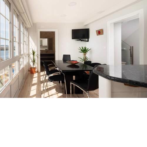 casa en corme encima del mar