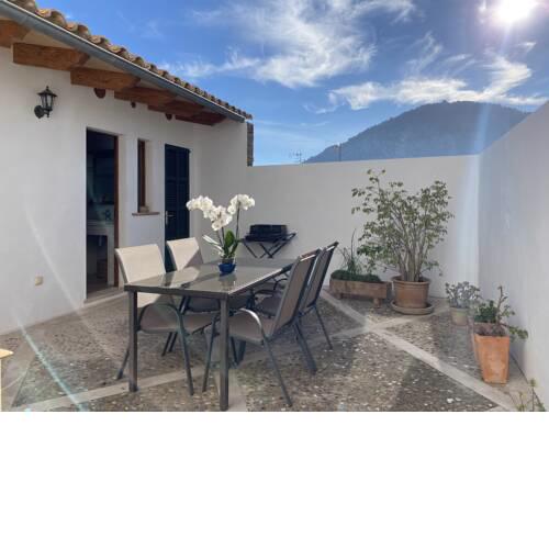 Casa en el centro de Pollensa, a 10 metros de la escalinata del calvario, para 6 personas, con wifi y A.C