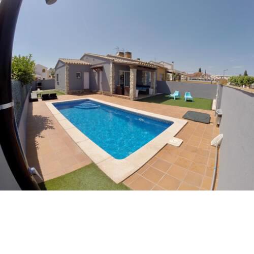 Casa en L Escala con piscina y WIFI free