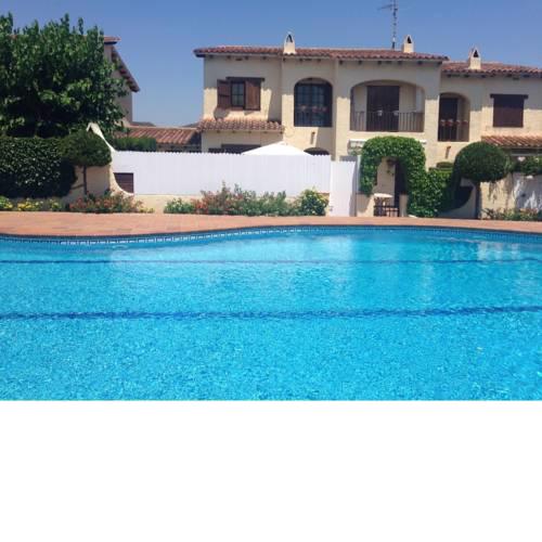 CASA EN LA PLAYA CON PISCINA