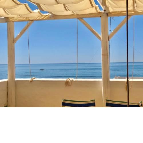 Casa en primera linea de playa con vistas al mar