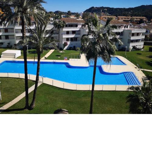 Casa en urb. con la piscina más GRANDE de Jávea.