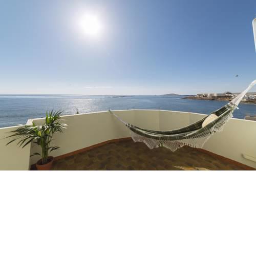 CASA ESPERANZA *Family Home Over the Sea*