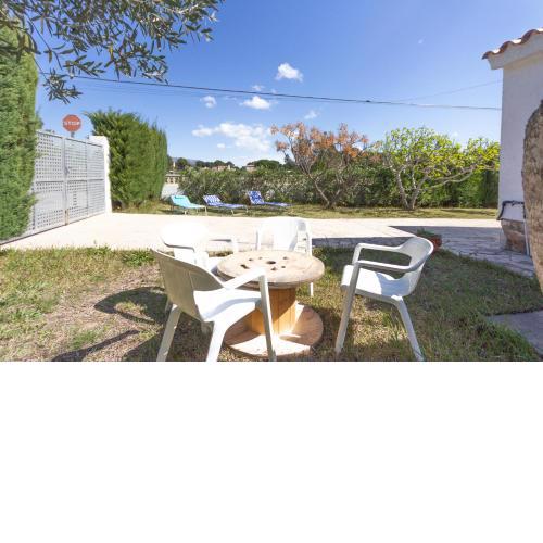 Casa Familiar con Amplio Jardín Av 3 Calas