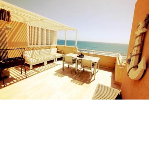 Casa familiar de 3 dormitorios a pie de playa.