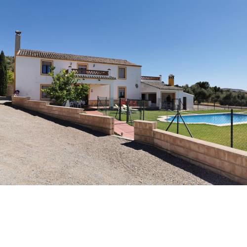 casa familiar de 6 dormitorios cortijo las higueras