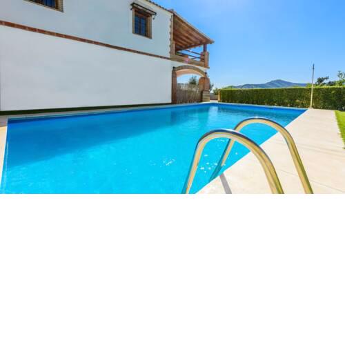 Casa Fuchsia Comares