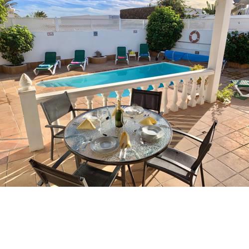 Casa Galmai (3 bedrooms, 3 Receptions, Pool, Jacuzzi & Games Room)