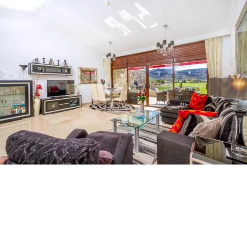 Casa Holmston, Duplex villa with hot tub in Anfi Tauro Topaz
