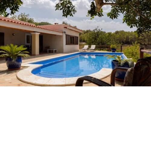 CASA IBICENCA CON PISCINA PRIVADA MUY CONFORTABLE