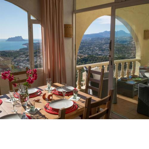 Casa Inca, Villa with heatable pool and top view atop Moraira El Portet