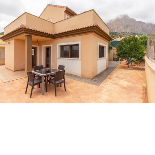 Casa independiente con piscina PRIVADA