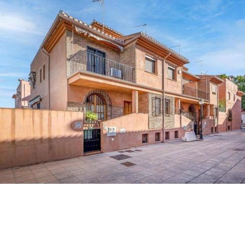 Casa independiente en el centro de Granada.
