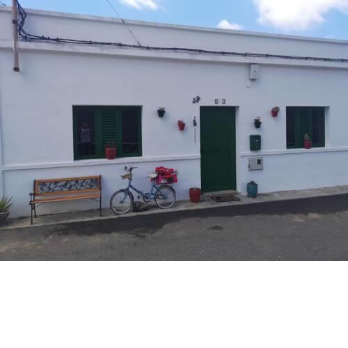 Casa junto a la colina