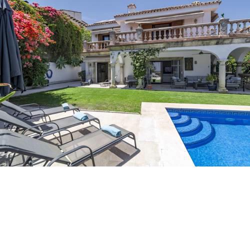 Casa Khan