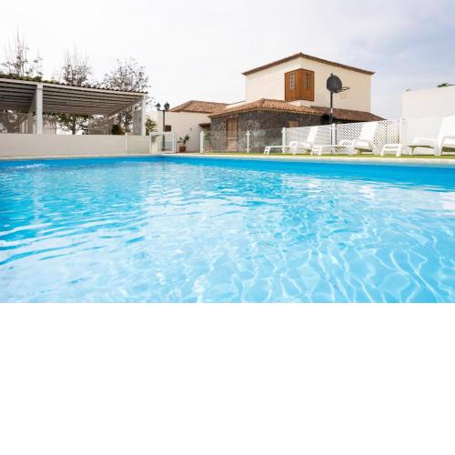 Casa La Rueda with pool