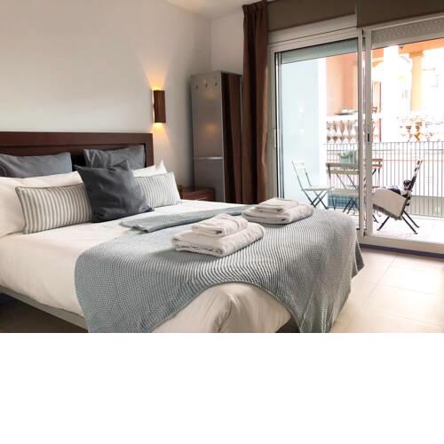 CASA LAURA 2 BEDROOM APARTMENT with TERRACE NETFLIX WIFI Nr BEACH Ref MRHAN