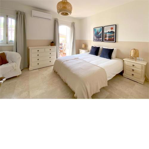 Casa Lena Town House with private garden near the beach