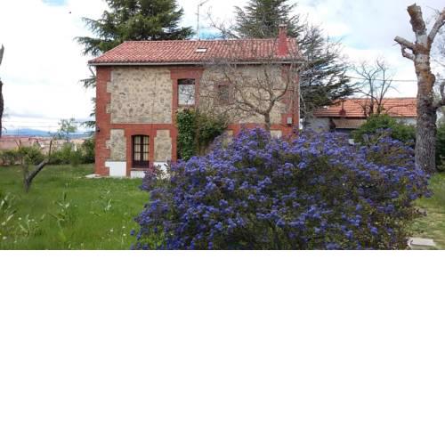 CASA LOS PERALES