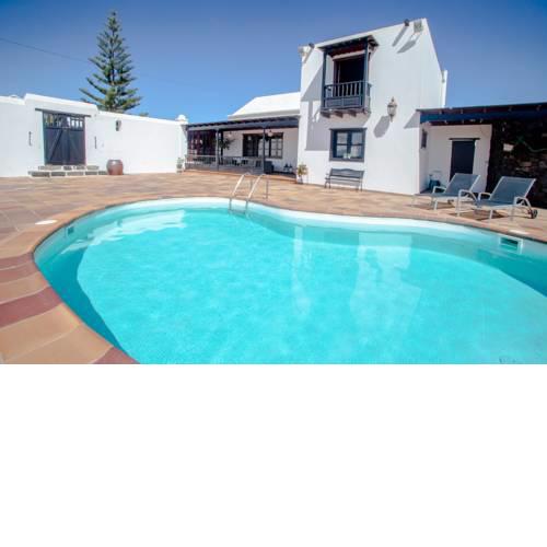 casa los veroles lanzarote