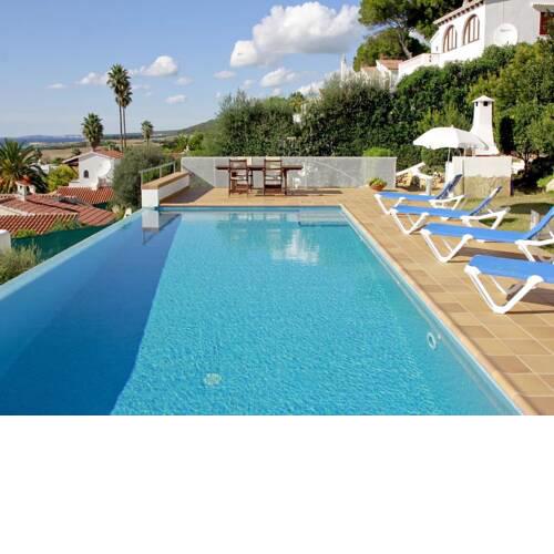 Casa Magdalena - Classic style three bedroom villa - Close to beach