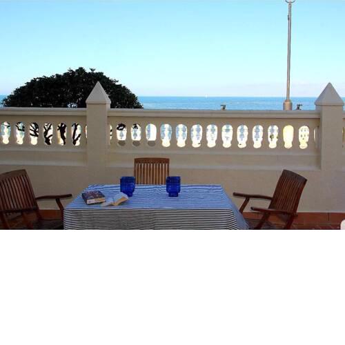 Casa mirando al mar, hermosas vistas.