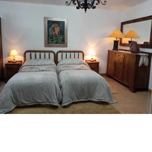 Casa MiraXurés con vistas a la Sierra del Xurés
